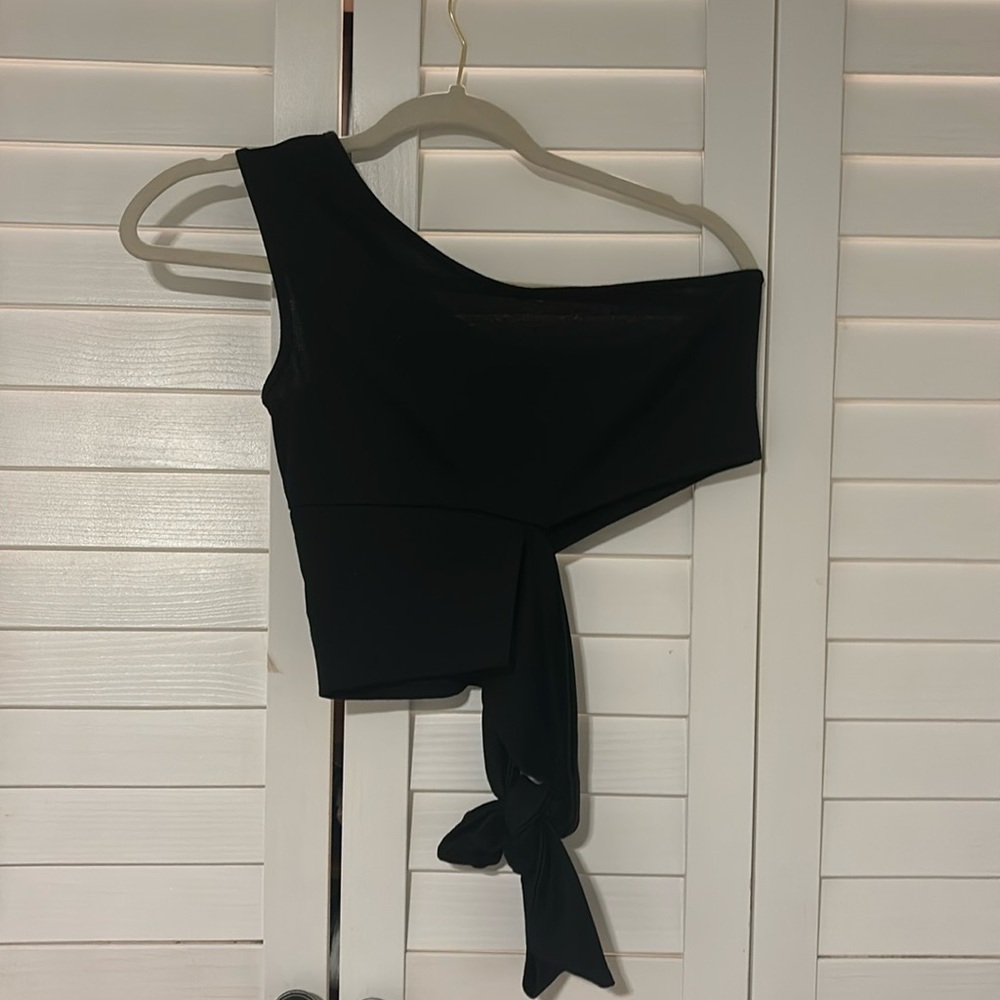 One shoulder open tie side